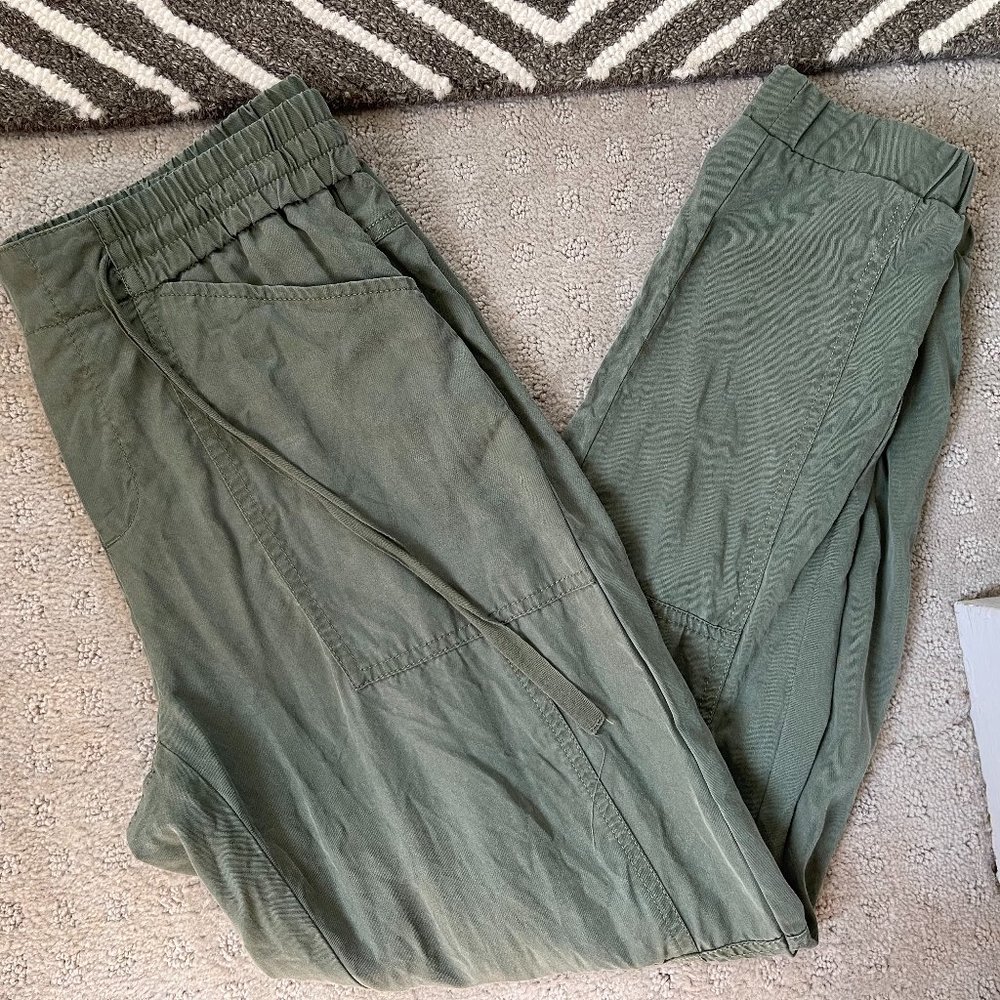 Womens jogger sage green, Size XS (0/2)